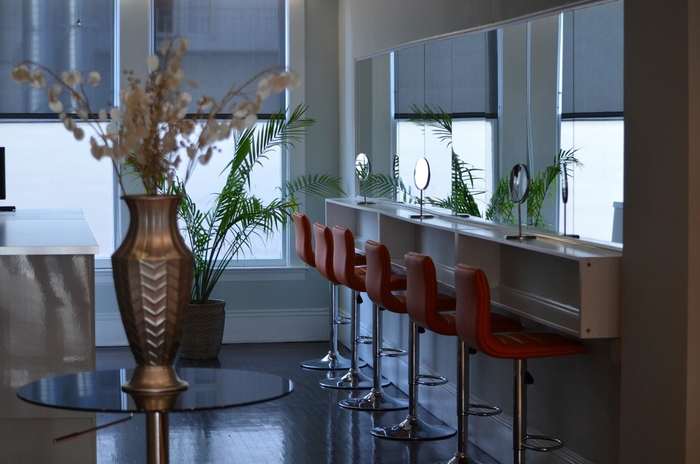 Intérieur d'un salon de coiffure